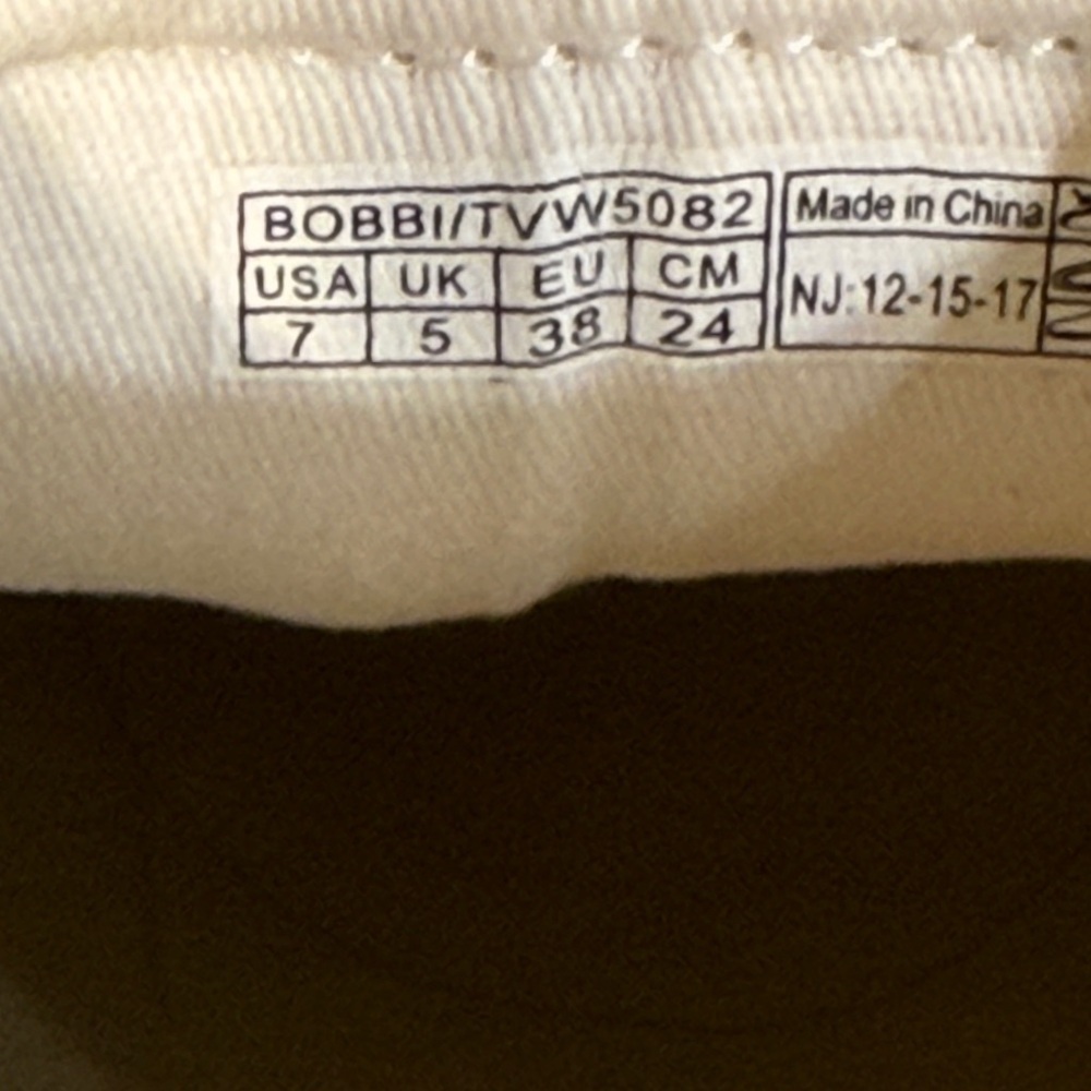 Women’s VIONIC Bobbi white leather Velcro triple strap sneakers- Size 7 - Picture 8 of 8
